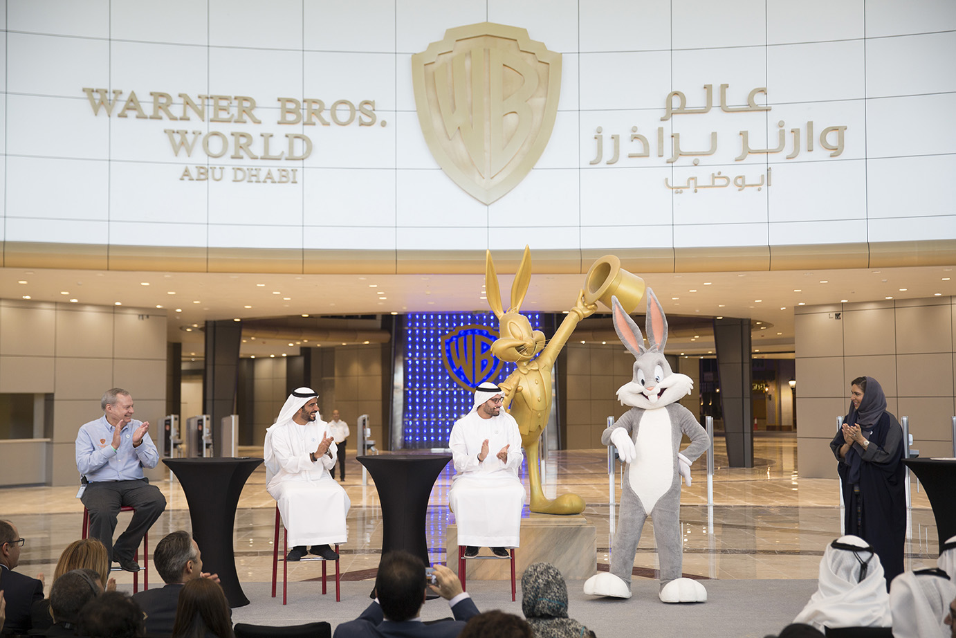warner bros world abu dhabi wile e coyote warner bros world abu dhabi wile e coyote