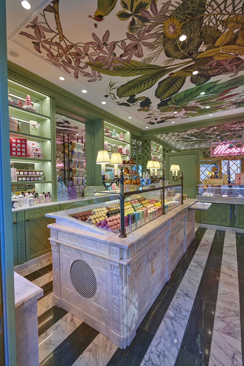 Ladurée Paris ouvre une nouvelle boutique Univers Luxe